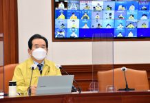 정 총리 “이미 3단계보다 강한 방역조치 이행 중…‘실천’이 중요”