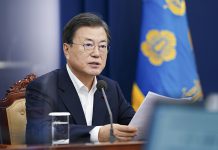 문 대통령 “느릿느릿 걸어도 황소걸음…국민 일상 회복으로 보답”